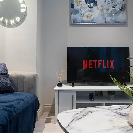 Daire Modern 1-bed In Heart Of