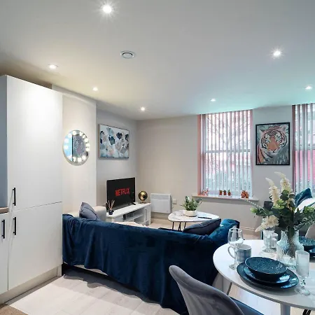 Daire Modern 1-bed In Heart Of *