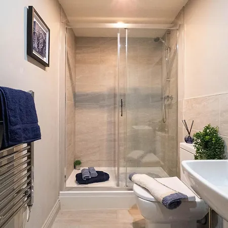 Modern 1-bed In Heart Of Leeds (West Yorkshire)