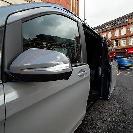Modern 1-bed In Heart Of Apartment