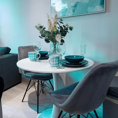 Charming Leeds Stay Sleeps 4 Long & Short Stays Free Wifi *
